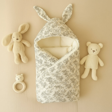 Mijn Hummeltje SnuggleBear – Geborgenheid & Comfort   Inbaker wikkeldeken Vintage tuin | Educatief Speelgoed