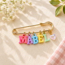 Mijn Hummeltje Personalized Charm Pin – Persoonlijk & Stijlvol – Naam Broche Wit Hart | Educatief Speelgoed
