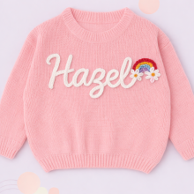 Mijn Hummeltje TinyStitch – Gepersonaliseerde Gebreide Naamtrui voor Kinderen Roze   witte opdruk / 70 (6–12 maanden) / Nee | Educatief Speelgoed