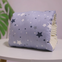 Mijn Hummeltje MamáEase – Ergonomisch & Zacht – Voedingskussen voor Baby Grijze sterren | Educatief Speelgoed