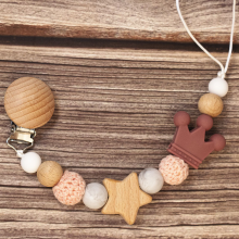 Mijn Hummeltje Baby Pacifier Holder – Met Naam – Gepersonaliseerde Houten & Siliconen Kralen Rood | Educatief Speelgoed