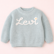 Mijn Hummeltje TinyStitch – Gepersonaliseerde Gebreide Naamtrui voor Kinderen Lichtblauw   witte opdruk / 60 (0–3 maanden) / Regenboog | Educatief Speelgoed