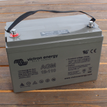Victron Energy AGM 12V/110Ah Deep Cycle Accu   M8 insert