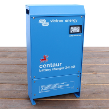 Victron Centaur acculader 24/30 (3) 90 265V AC