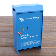 Victron Energy Phoenix 12/30 (2+1) 90 265V AC
