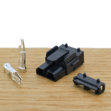 Mini Fit Stekker   Stekkerhuis + 2 Connectoren