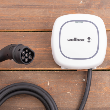 Wallbox Pulsar Max 22 kW   EV Laadstation Wit type 2 met 7 meter vaste rechte laadkabel