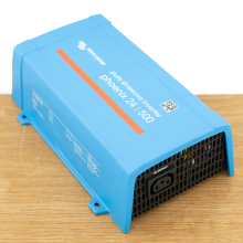 Victron Energy Phoenix 24/500 Omvormer   IEC contactdoos
