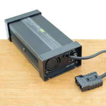 BatteryLabs MegaCharge Lithium ion 60V 3A   SB50