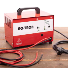 AQ TRON AQ24M10 Acculader 24V 10A Wa
