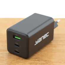 Yanec GaN Snellader 2 x USB C 100W + USB A 30W