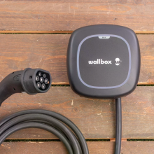 Wallbox Pulsar Max 22 kW   EV Laadstation Zwart type 2 met 5 meter vaste rechte laadkabel