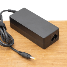 Blu Basic Laptop lader AC Adapter 65W voor Asus, Compaq / HP