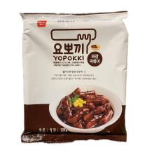 Yopokki Gebakken Rijstcakes met Gebakken Bonenpasta smaak (verpakt) 120 g