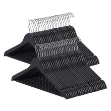 JOYFURNOS Massief Houten Kledinghangers Set van 50, Zware Echte Houten Kledinghangers met Schouderuitsparingen voor Antislip Kledinghouding en Roestvrije Zilverkleurige Draaibare Haak, 44,5 x 23 x 1,2 cm Dik Stevig Profiel, Ideaal voor Kostuums, Overhemde