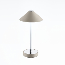 Witte leren tafellamp
