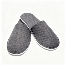YIJINCHAN Wegwerpslippers voor gasten – individueel verpakt, spa  & hotel slippers, antislip schoenen voor reizen (1 paar, grijs)