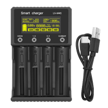 Lii M4S Slimme Batterijoplader 4 Slots Snelladen 4 Aanraakbesturing Meerdere Werkmodi Oplaadbare Batterij met LCD weerga