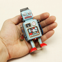 Meco Vintage Nostalgic Wind Up Tin Toy Clockwork Spring Robot Reminiscence Toys With Key
